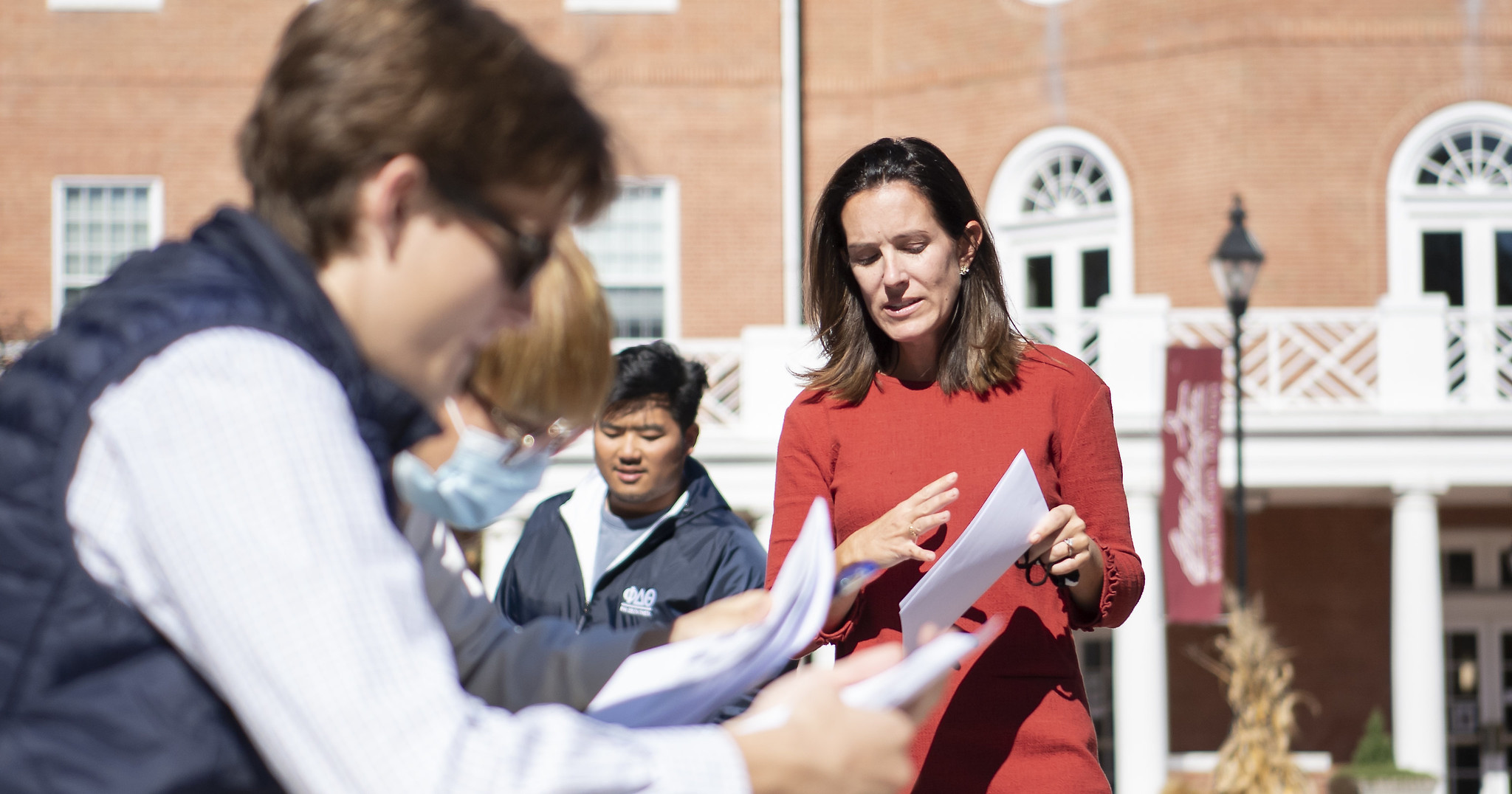 Caddie Putnam Rankin, Assoc Professor of Business, teaches class outside