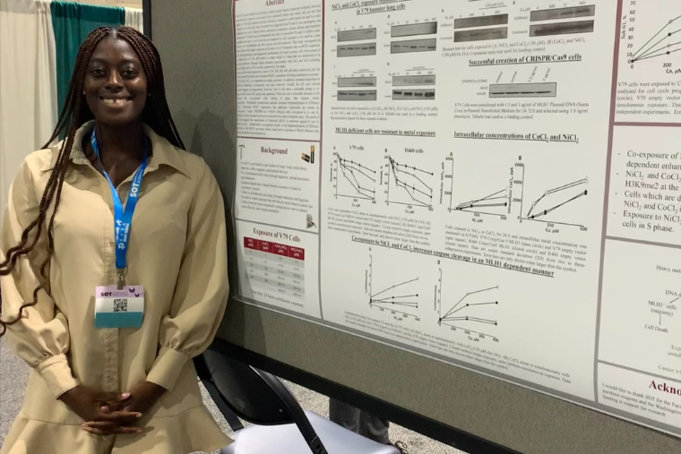 Ella Sanvee '23 presents her research poster at the Society of Toxicology meeting in San Diego, CA