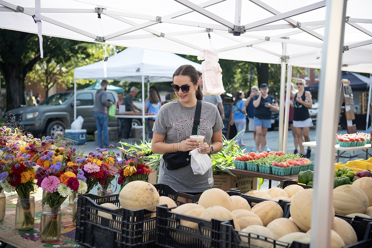 student at the chestertown farmers market