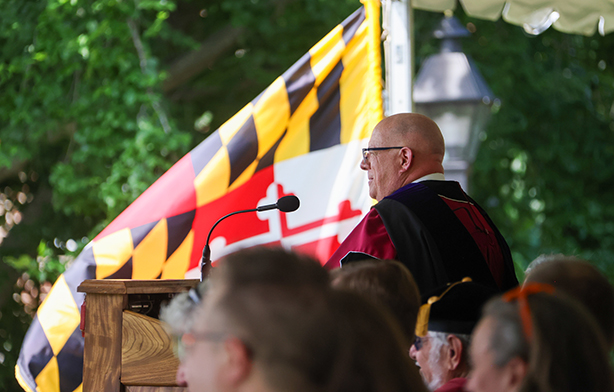 /hogan/_images/hogan-at-podium-md-flag.jpg