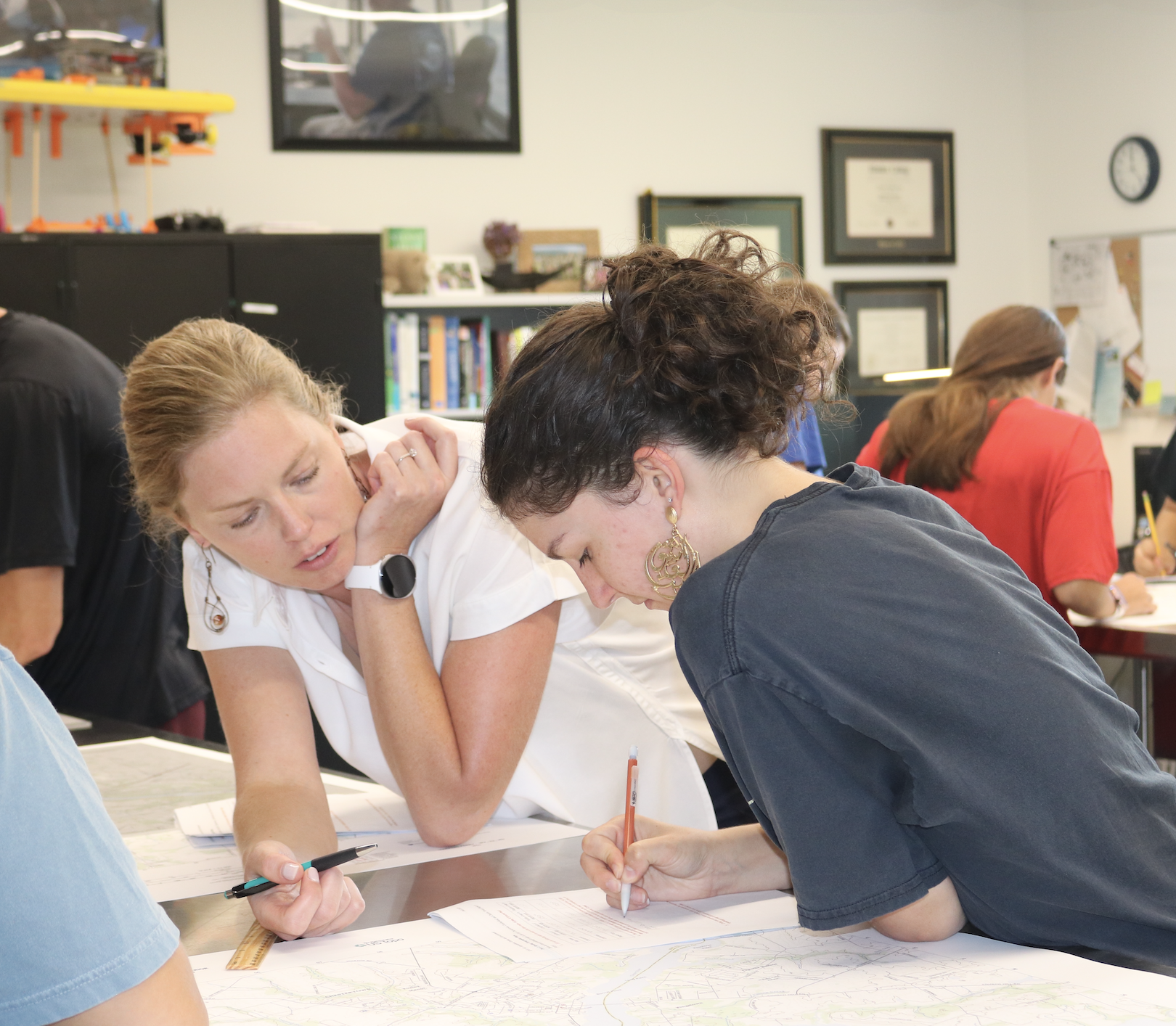 Dr Peters teaching ENV Lab