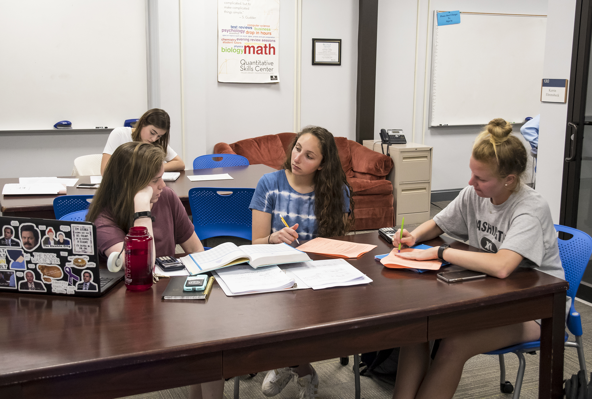 Students at quantitative skills center