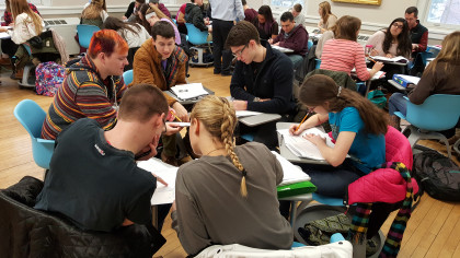 Students using node chairs in Smith 222
